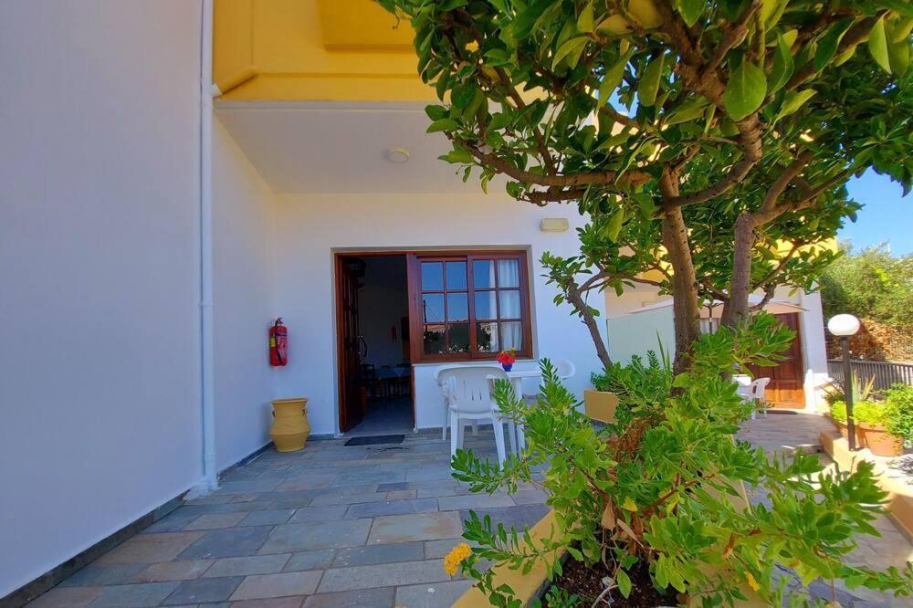 Menelaos Apartments Daratsos Exterior foto